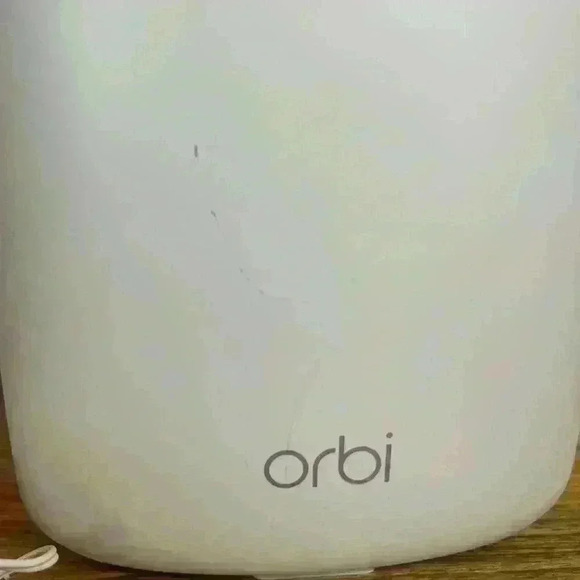 Orbi Tri-Band WiFi Router - Picture 4 of 5